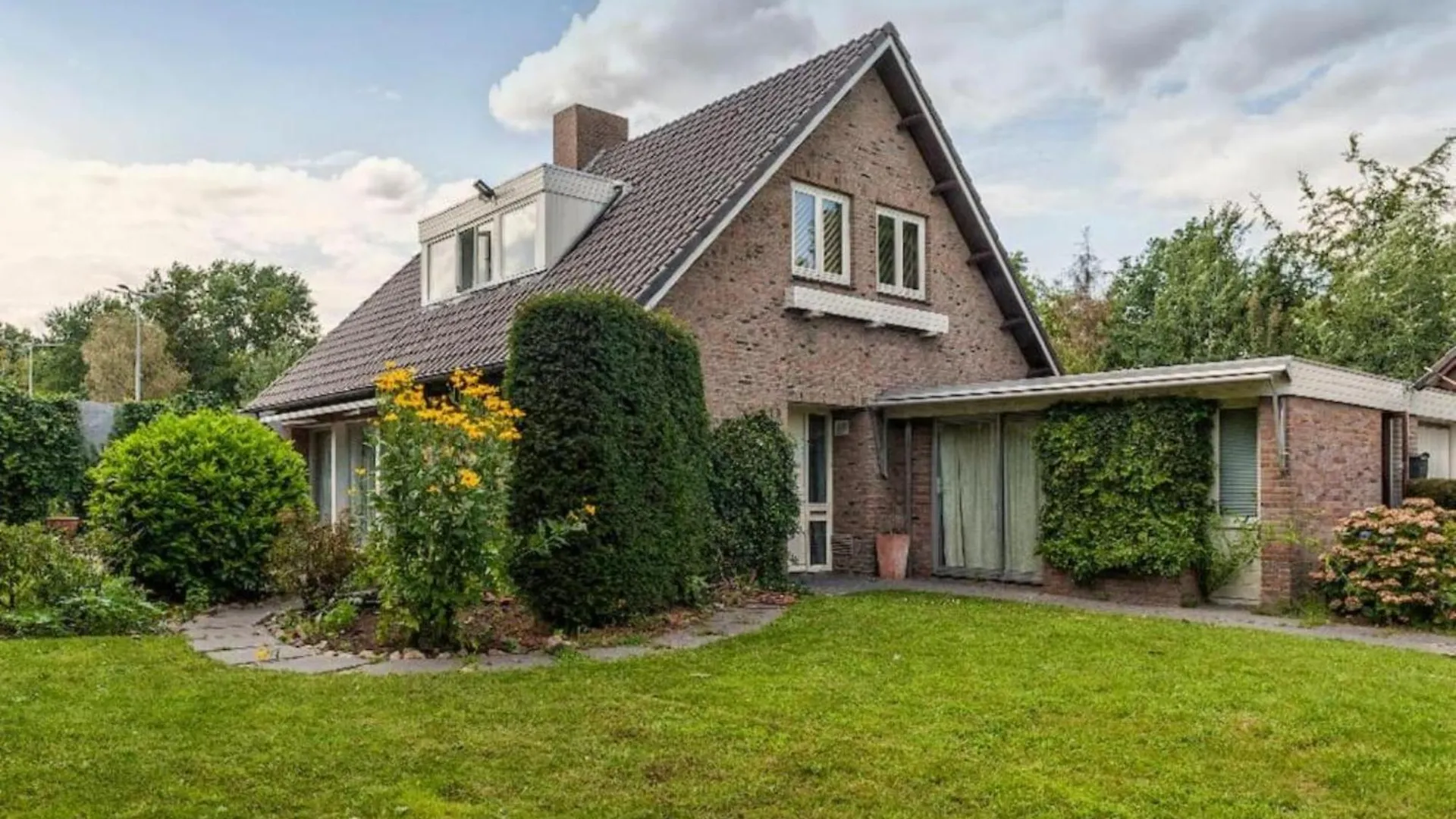 Front Room In Villa Near Centre And Tue Eindhoven